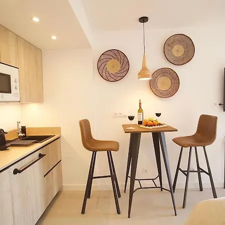 On Boulevard Apartment *